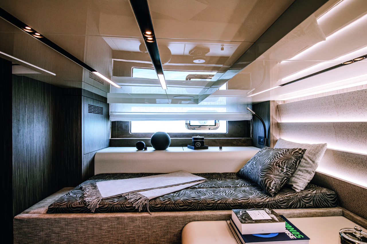 35 A46 Luxury Tender 142 Aft Cabin