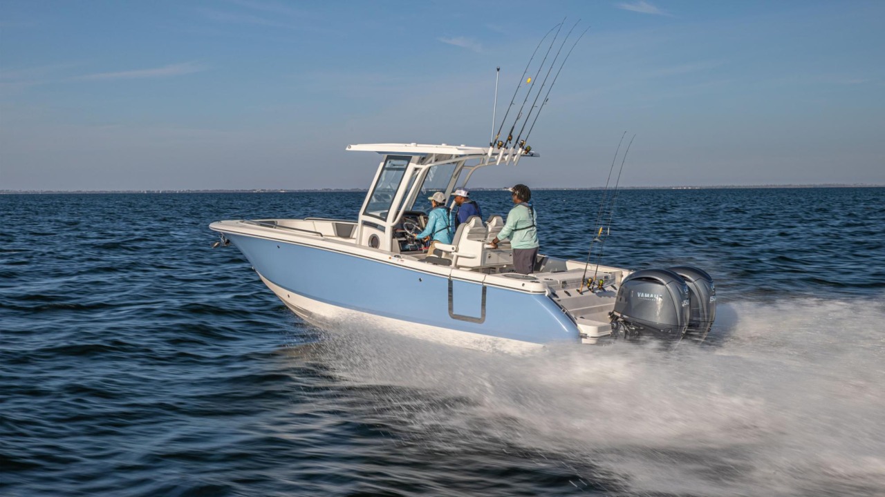2023 Yamaha F150 Eu Light Grey Metallic Action 001