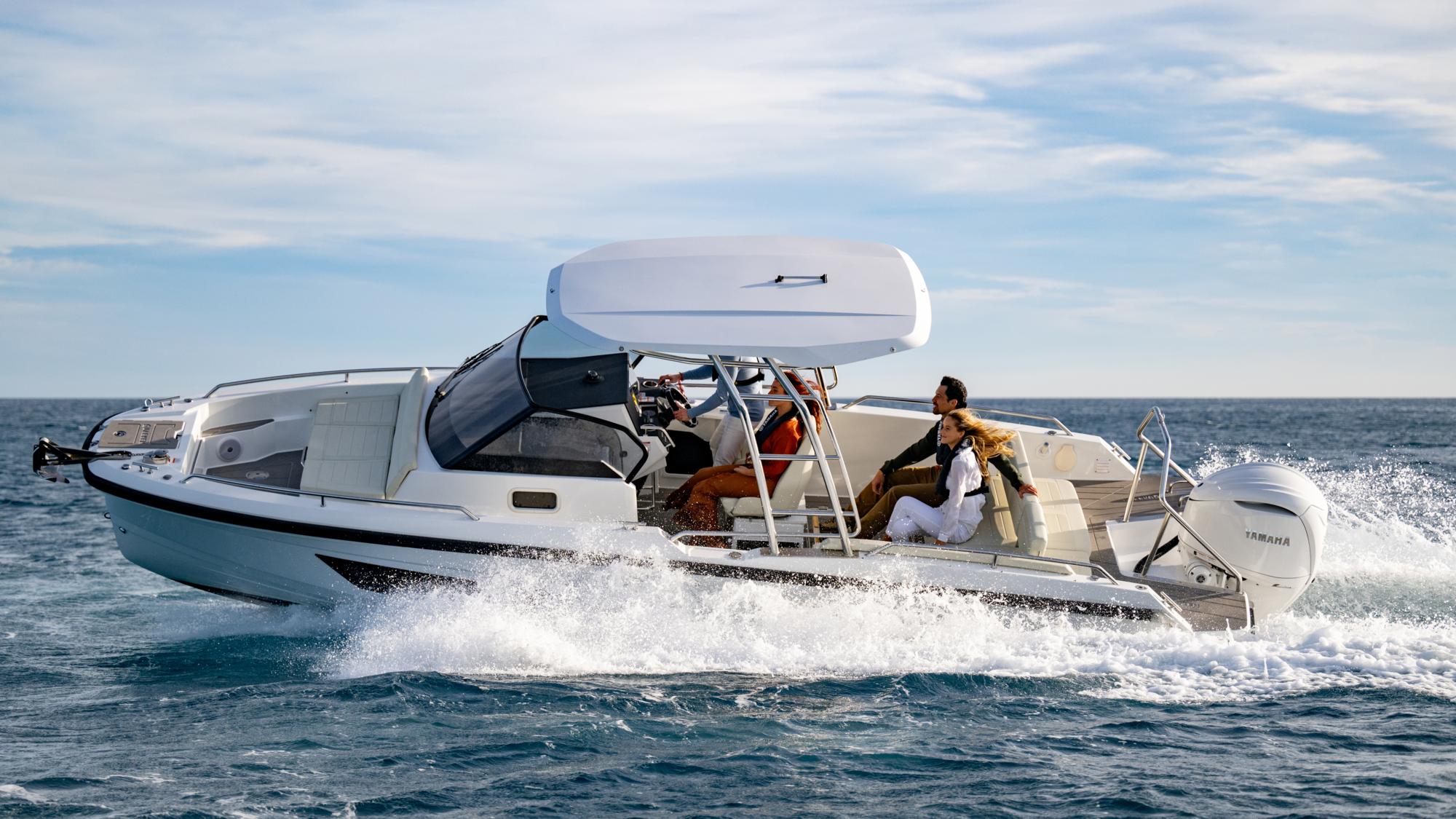 2024 Yamaha F350nsa Eu Pearl White Action 003 2024 Yamaha F350nsa Eu Pearl White Action 003