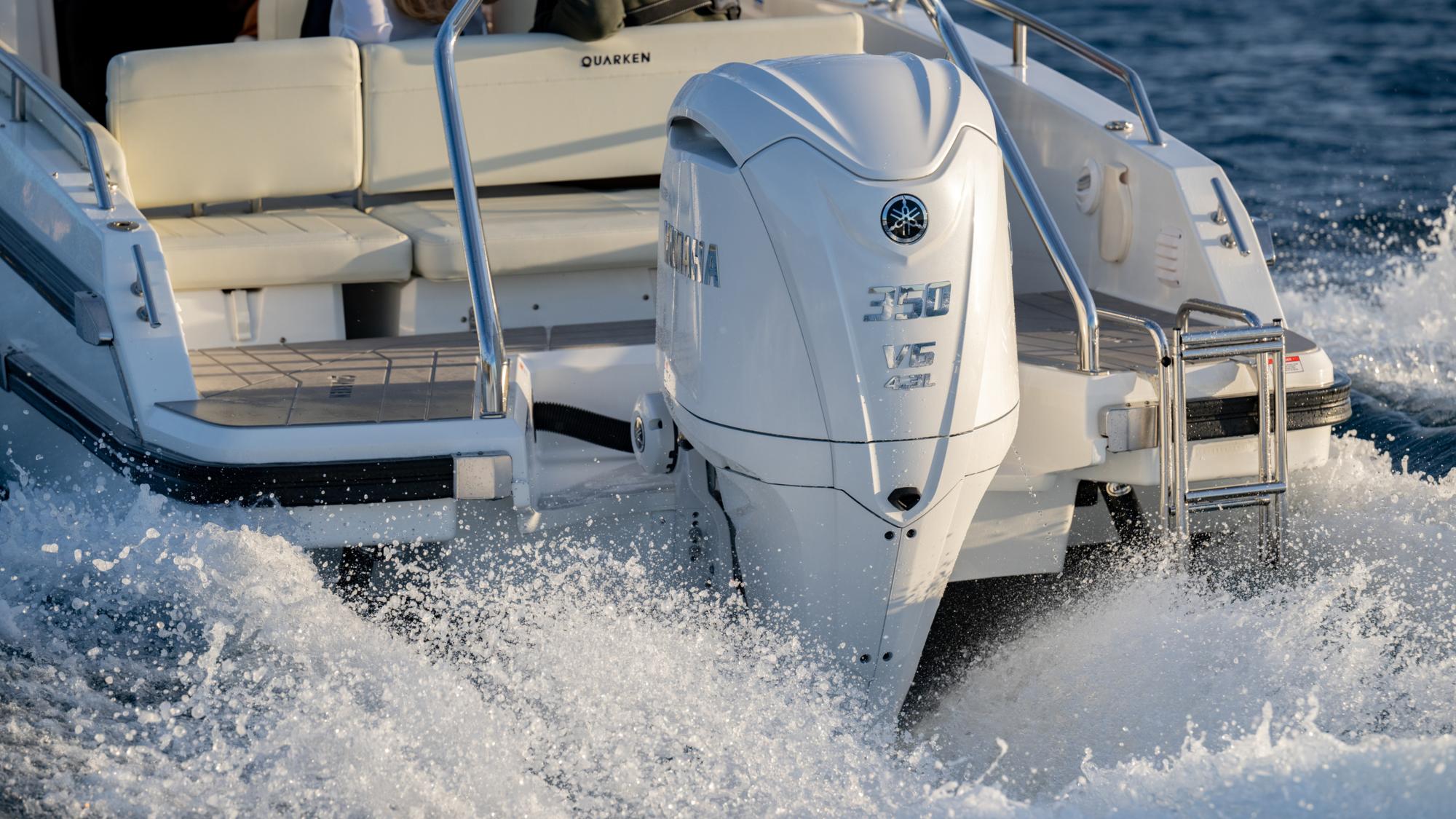 2024 Yamaha F350nsa Eu Pearl White Action 009 2024 Yamaha F350nsa Eu Pearl White Action 009